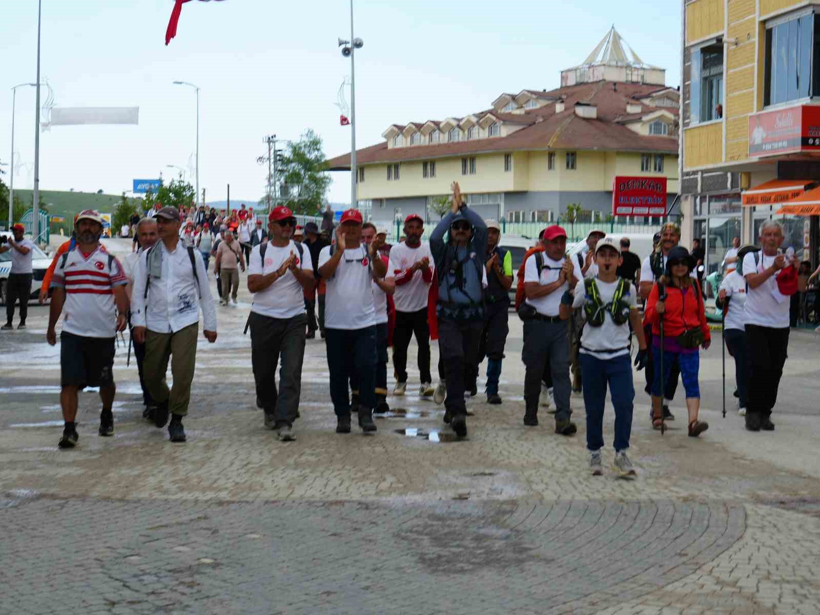 Atatürk ve İstiklal Yolu Yürüyüşü’nde katılımcılar, Seydiler ilçesine ulaştı 5 ataturk ve istiklal yolu yuruyusunde katilimcilar seydiler ilcesine ulasti 1 DnXLvihj