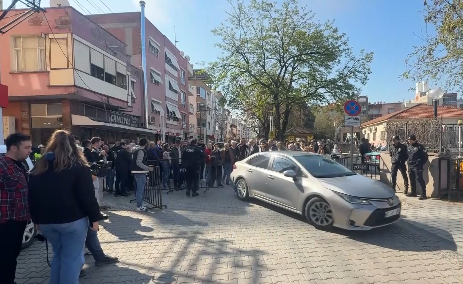 ataturke hakaret iddiasiyla yargilanan ogretmen beraat etti 2 eKjjAcS8