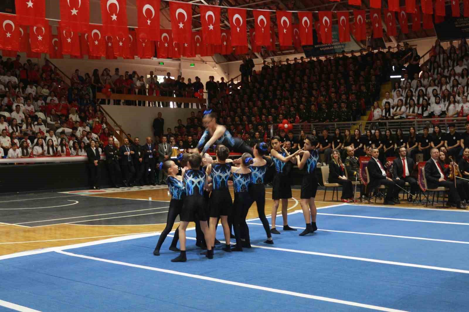 ataturku anma genclik ve spor bayrami coskuyla kutlandi 2 8MffSOsH