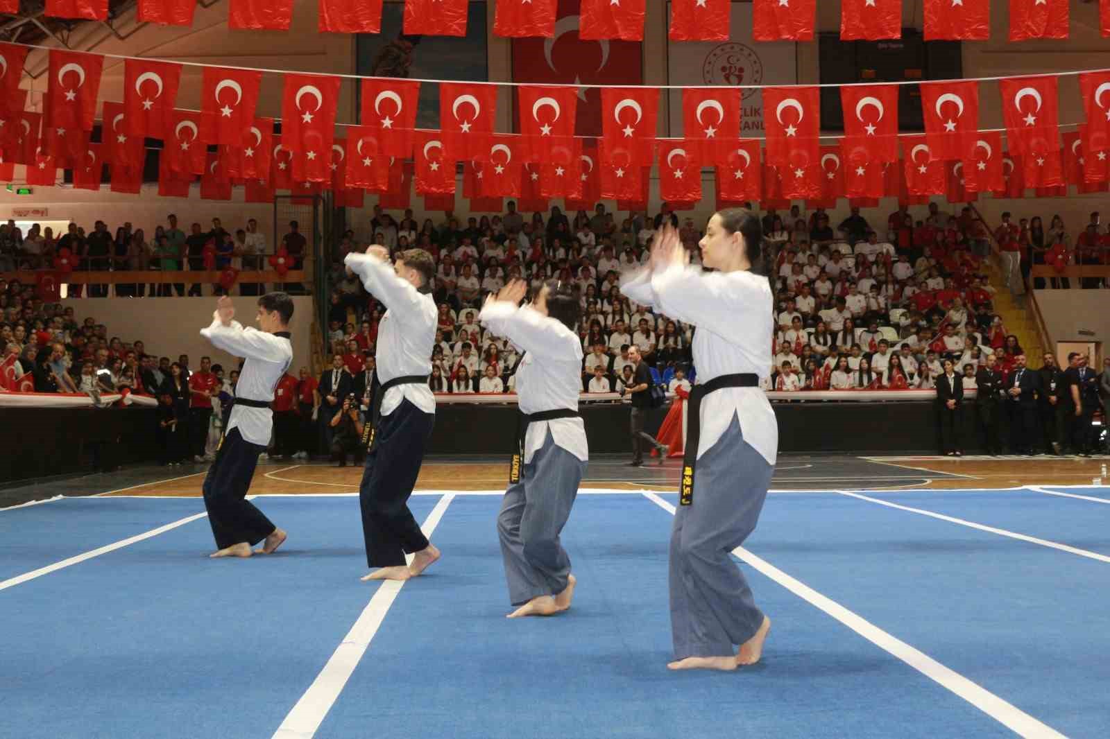 ataturku anma genclik ve spor bayrami coskuyla kutlandi 8 HZgn24lA