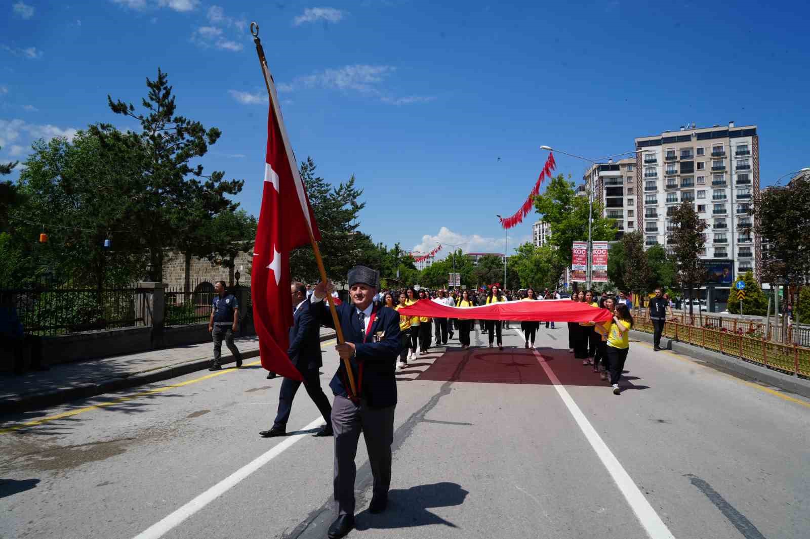 ataturkun erzuruma gelisinin 107nci yil donumu torenle kutlandi 1 hZlUjPOf