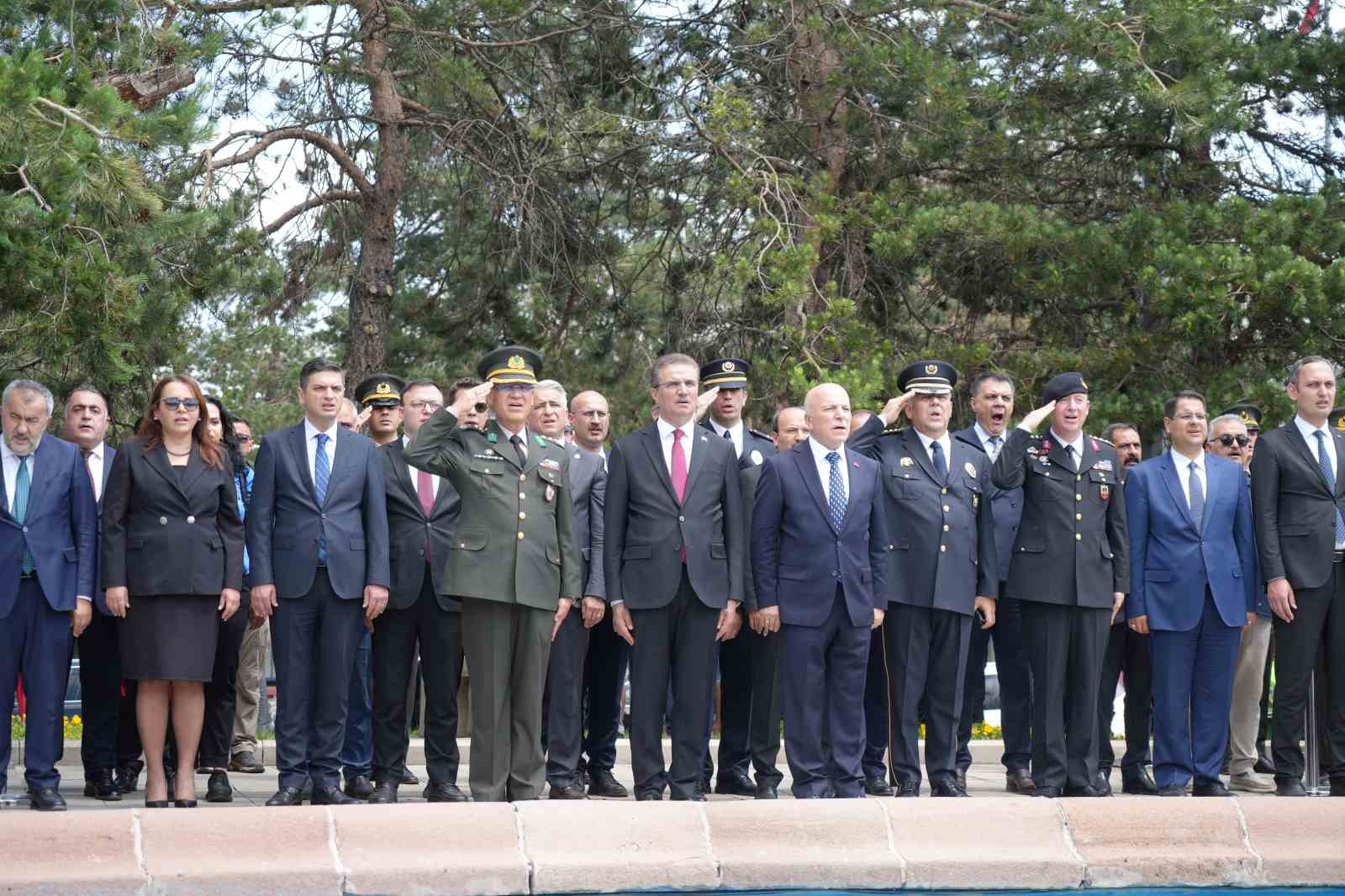 ataturkun erzuruma gelisinin 107nci yil donumu torenle kutlandi 4 fdBFwqKD