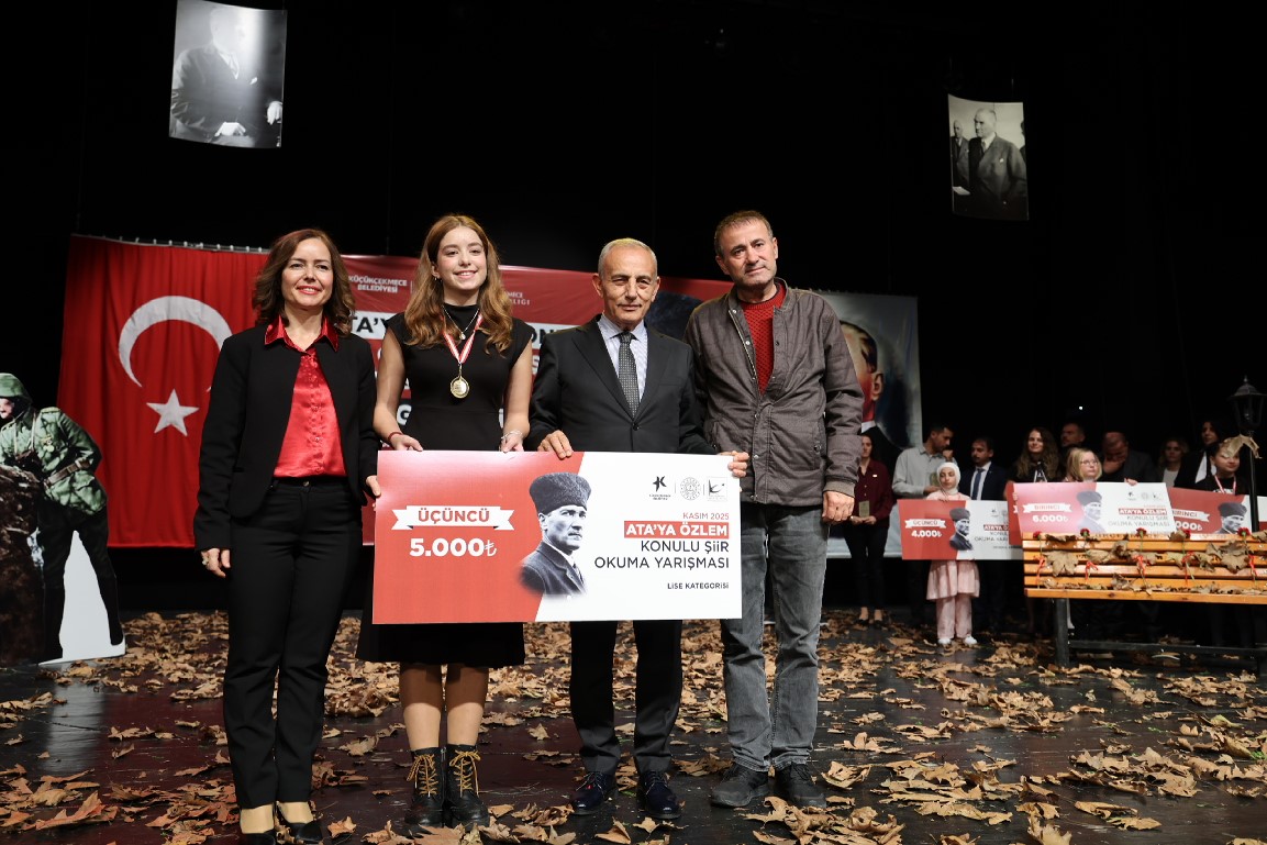 ataya ozlem siir okuma yarismasinda duygulu anlar yasandi 4 EkSlyBTX
