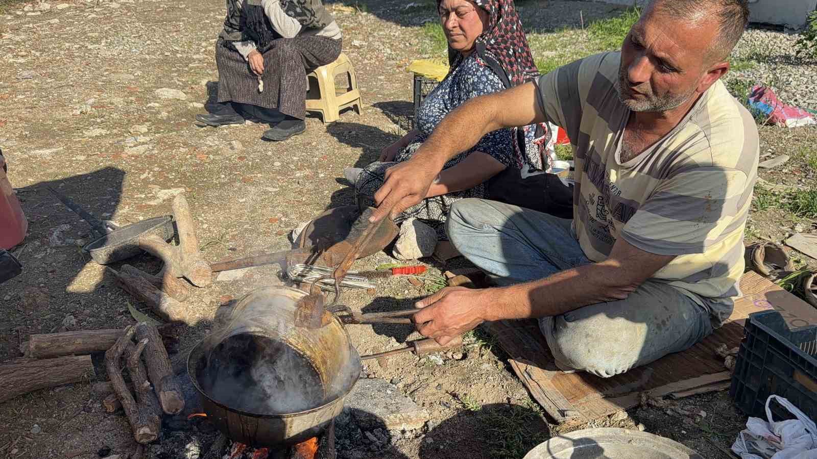 atesi esi harliyor o kalayliyor omuz omuza ekmek mucadelesi 0 tZLAbyh5