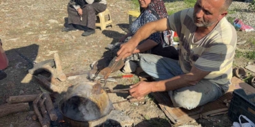 atesi-esi-harliyor-o-kalayliyor-omuz-omuza-ekmek-mucadelesi-uiFFeDpx.jpg