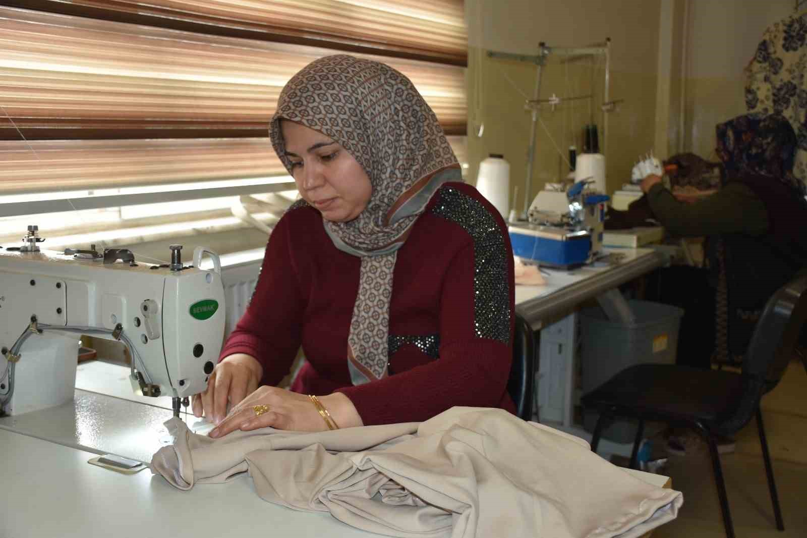 atik kumaslar kadinlarin ellerinde yeniden sekilleniyor 3 t2dl5cJM
