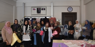 atik-kumaslar-kadinlarin-ellerinde-yeniden-sekilleniyor-adRaYTNs.jpg