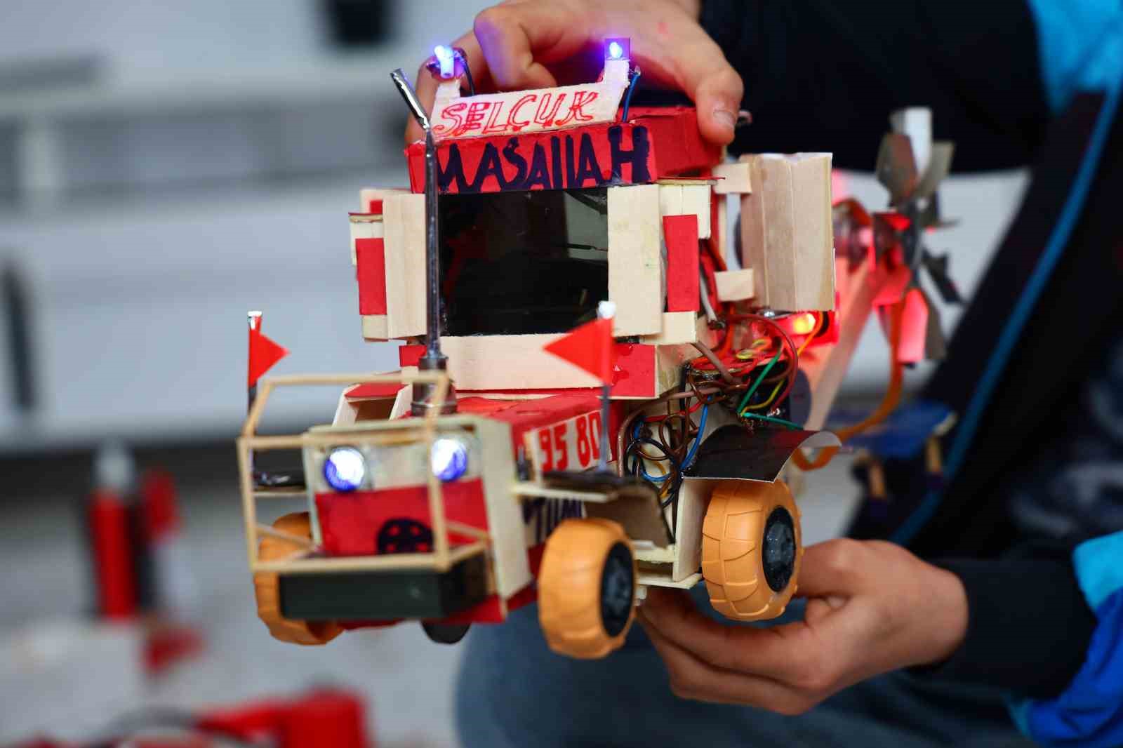 atik malzemeler ve harcligiyla traktor maketi ureten selcuk selcuk bayraktari ornek aliyor 11 HpefIXJI