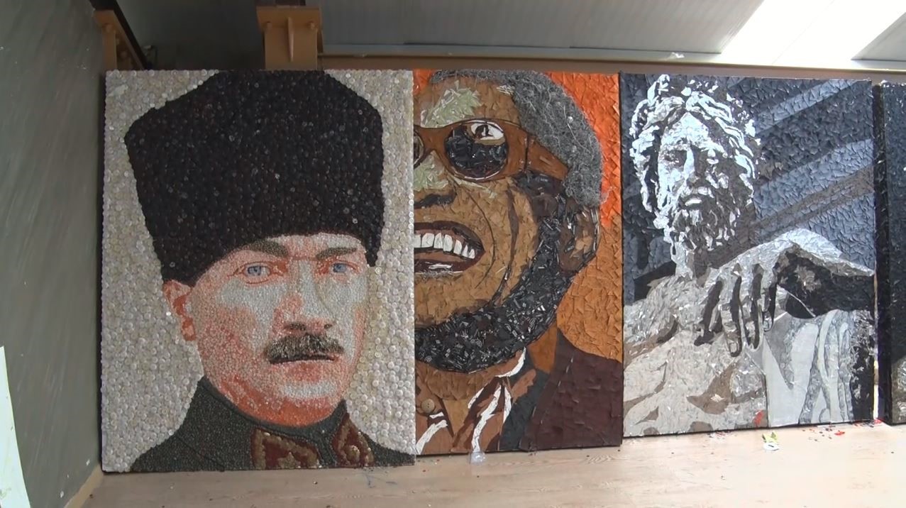 atiklari sanat eserine donusturdu tablolari tum dunyada yer buldu 0