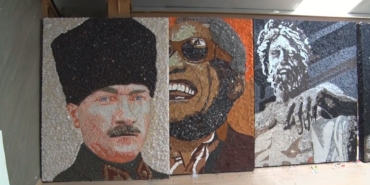 atiklari-sanat-eserine-donusturdu-tablolari-tum-dunyada-yer-buldu-9n8tdPcT.jpg