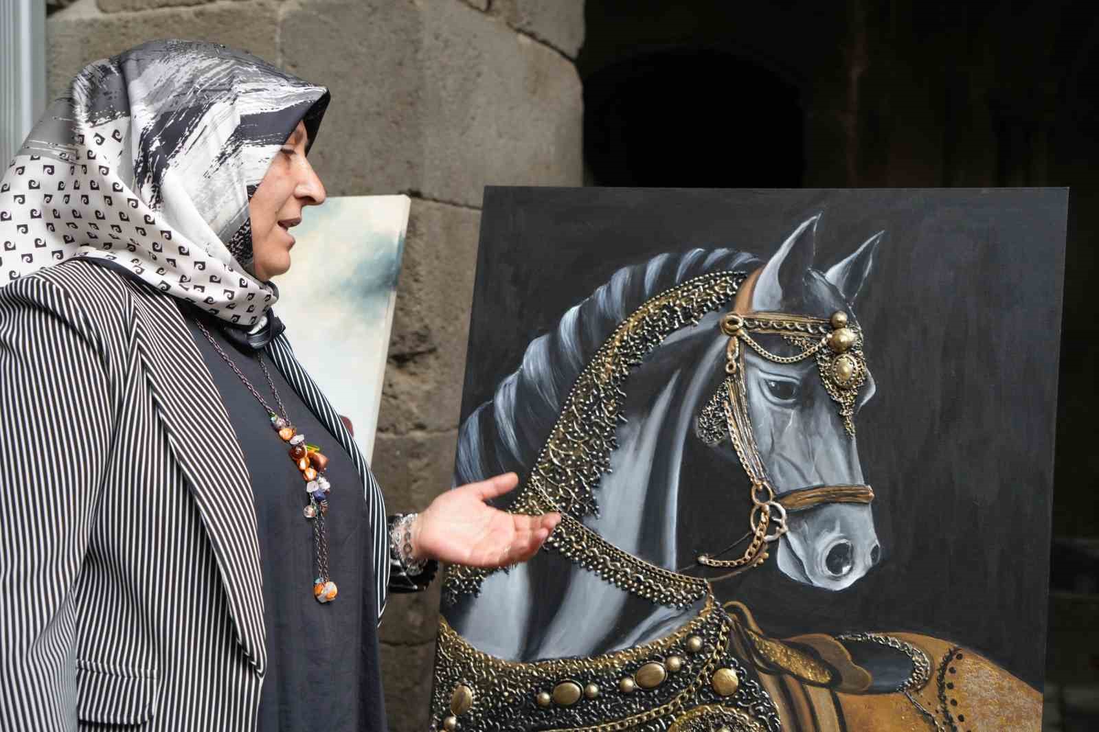 atiklari sanata donusturuyor onun gozunde hicbir sey cop degil 2 kz7F3WgN