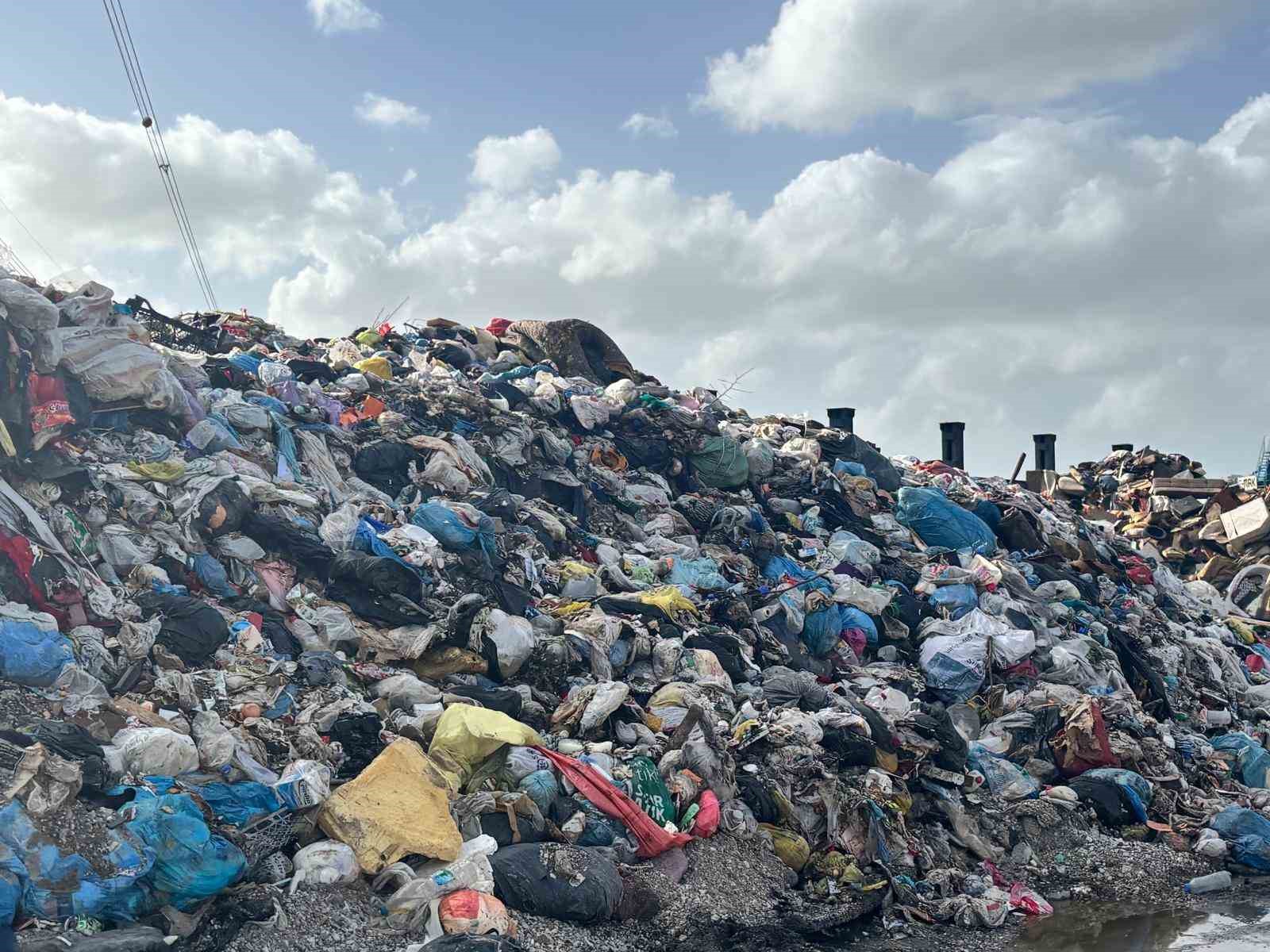 atiklari usulsuz depolayan buca ve foca belediyelerine 93 milyon lira ceza 1
