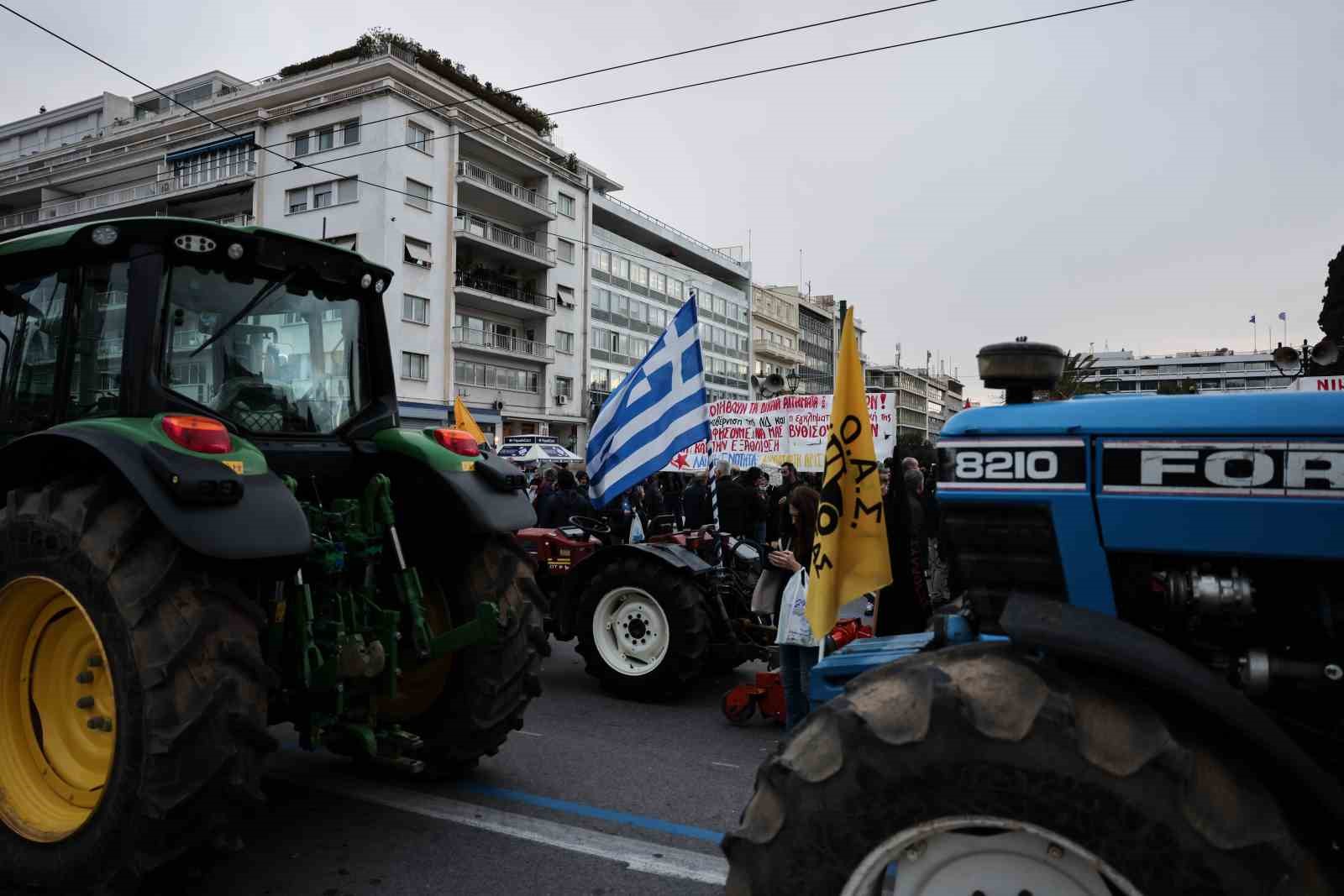 atinada ciftcilerden parlamento binasi onunde traktorlu protesto 5 VYqmnjZy