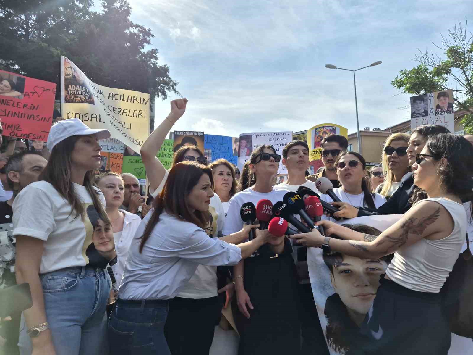 Atlas Çağlayan’ın acılı annesi: "Bu katillerin aileleriyle görüşmesini istemiyoruz" 7 atlas caglayanin acili annesi bu katillerin aileleriyle gorusmesini istemiyoruz 3 zqQPFhDl