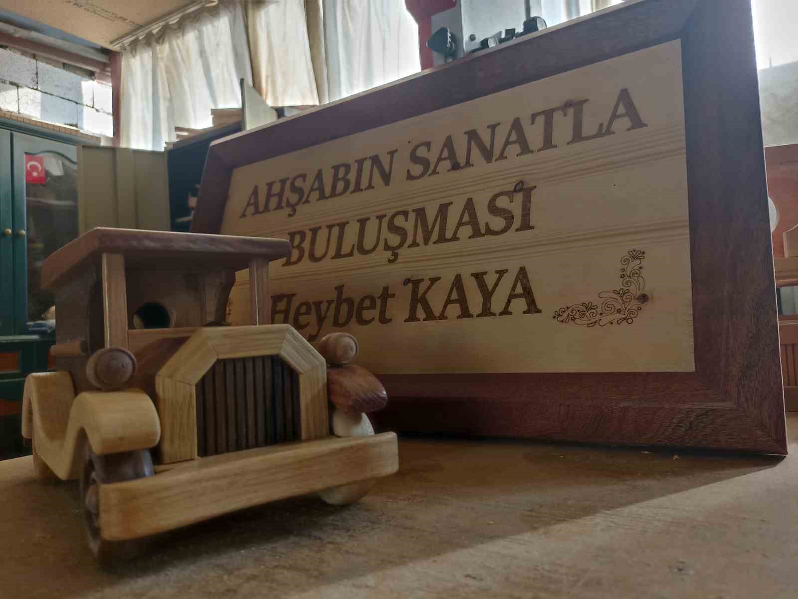 atmaya kiyamadigi ahsaplari sanat eserine ceviren 50 yillik ustanin oyuncak arabalari ilgi goruyor 2 hCwXkdGq