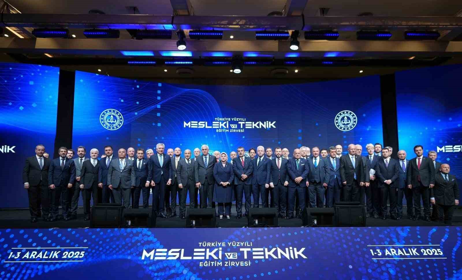 ATO Başkanı Baran: "Dönüşümün kazananı nitelikli insan kaynağı yetiştiren ülkeler olacak" 7 ato baskani baran donusumun kazanani nitelikli insan kaynagi yetistiren ulkeler olacak 3 MUuHBvAw