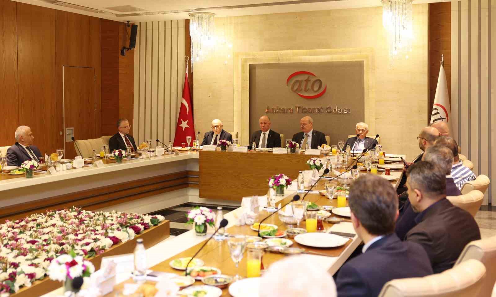 ATO Başkanı Baran: "Kağıt ve baskı sektörü 20 bin işletme ve 200 binden fazla kişiye doğrudan istihdam sağlıyor" 4 ato baskani baran kagit ve baski sektoru 20 bin isletme ve 200 binden fazla fqRVszLb