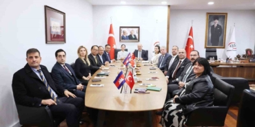 ato-baskani-baran-turkiye-dogudan-batiya-kuzeyden-guneye-butun-cografyalarda-dostluk-kopruleri-kurdu-aua7YVjA.jpg