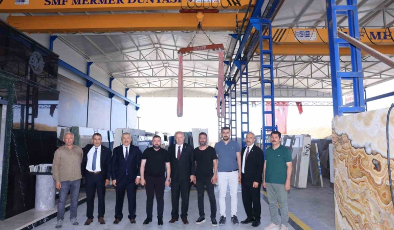 ato-baskani-baran-yuvakoy-mermerciler-sitesinde-sektor-temsilcileriyle-bir-araya-geldi-M8gWD93P.jpg