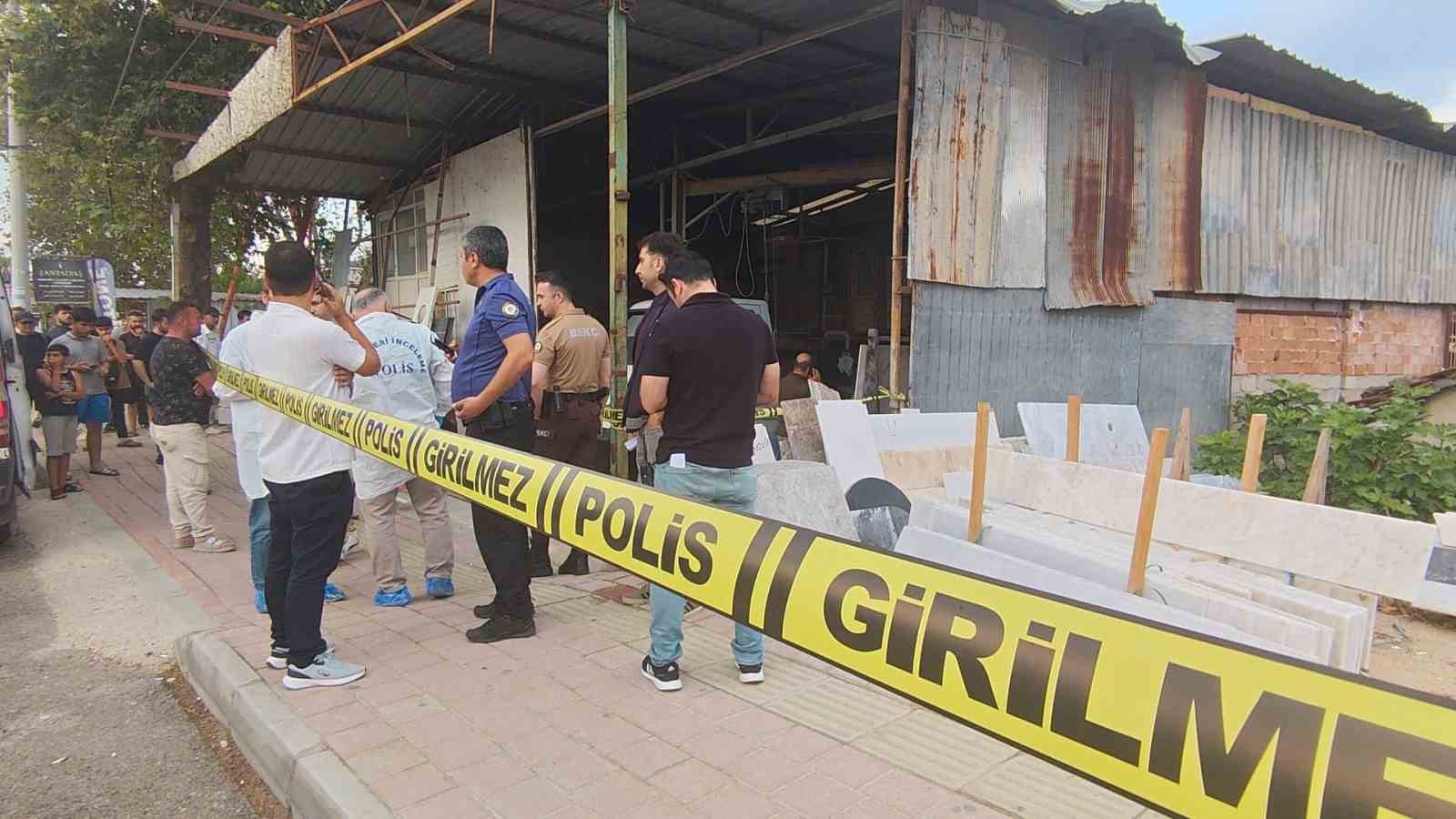 Atölyede başını mermere çarpan genç kadın hayatını kaybetti 4 atolyede basini mermere carpan genc kadin hayatini kaybetti 0 jka9hymz