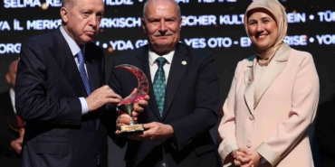 atoya-kizilaydan-anlamli-odul-Eqr83KJk.jpg
