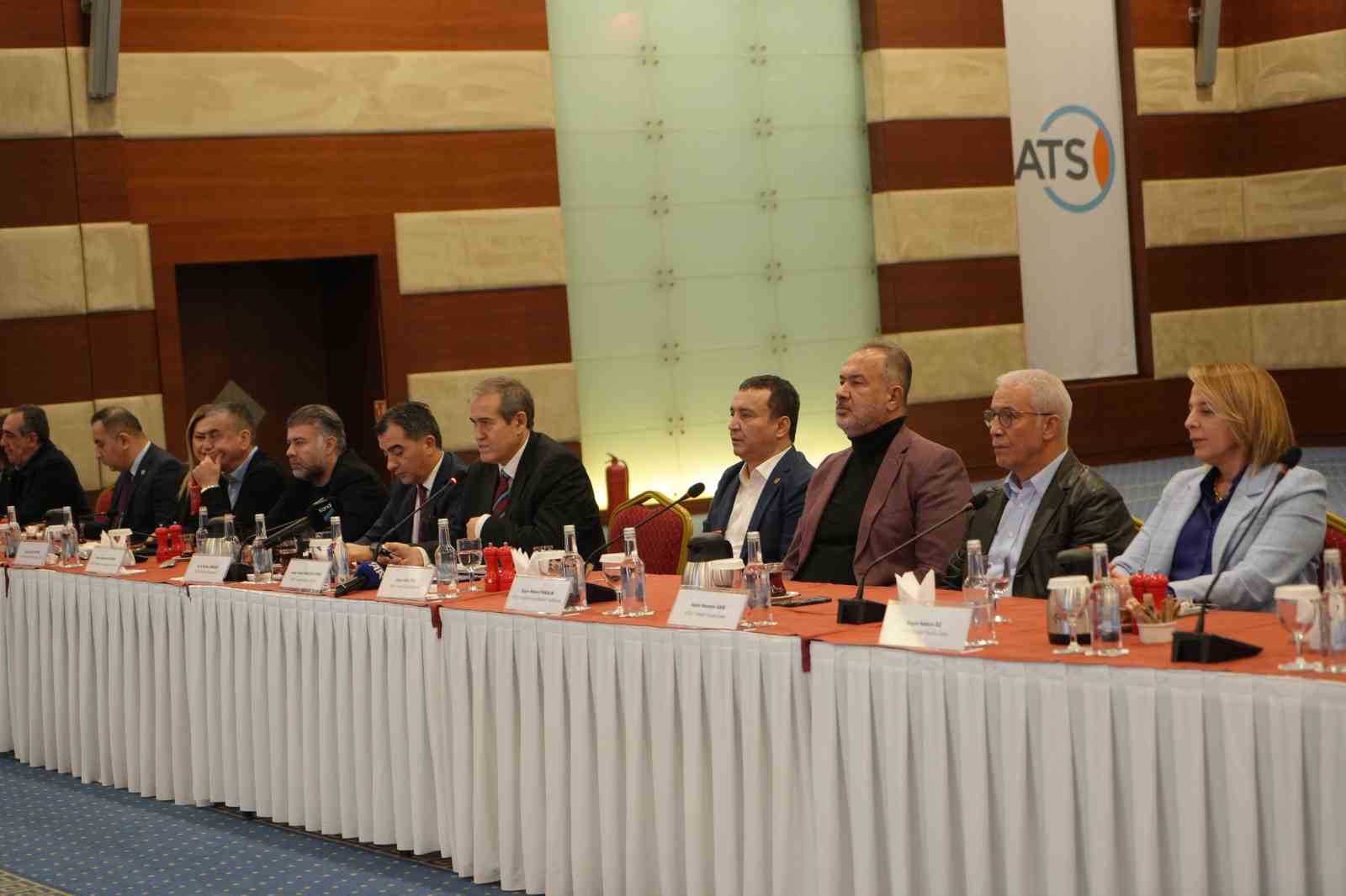 atso baskani hacisuleyman antalyada hem kendimiz hem de misafir ettigimiz insanlarin guvenle uyumasi gerekiyor VIZLHrg3