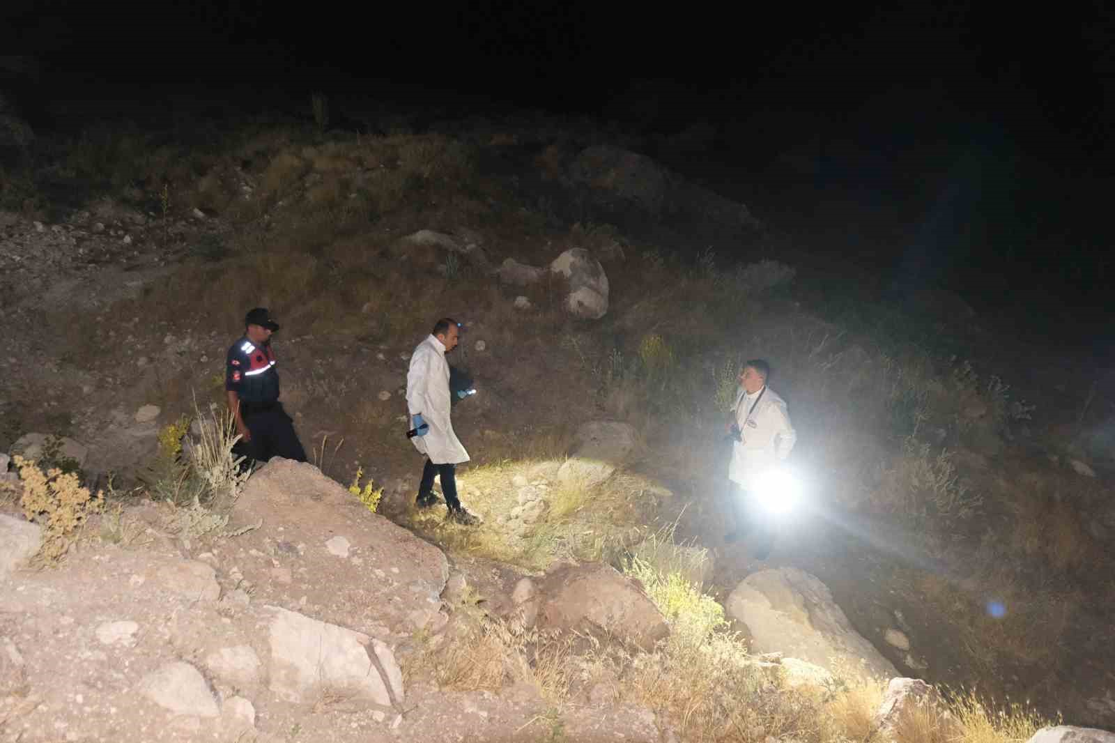 atv ucuruma yuvarlandi 1 olu 3 yarali 1 MkM86vvg
