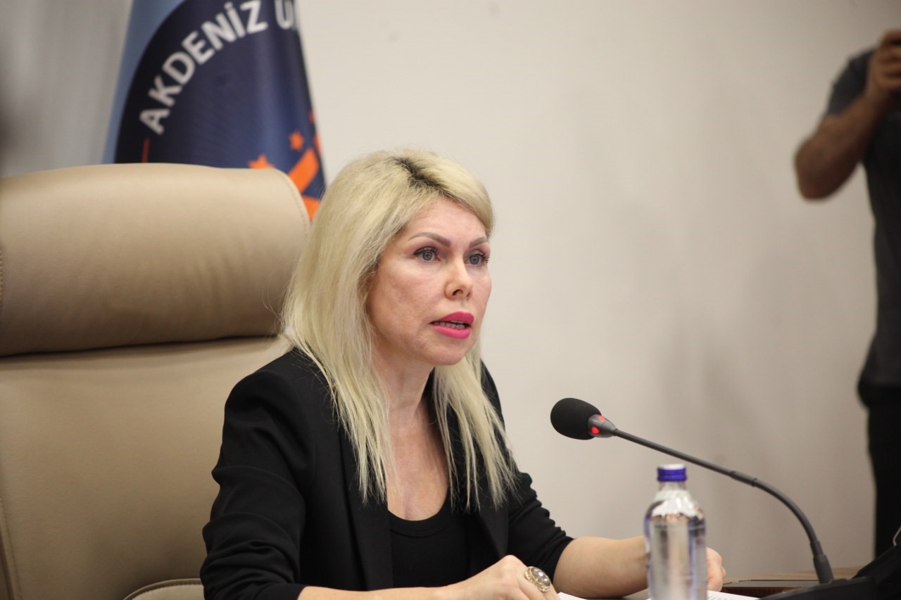 au rektoru prof dr ozkandan antalyaya susuzluk uyarisi sehre rehberlik yapacak yegane kurum universitedir sUiXCunF