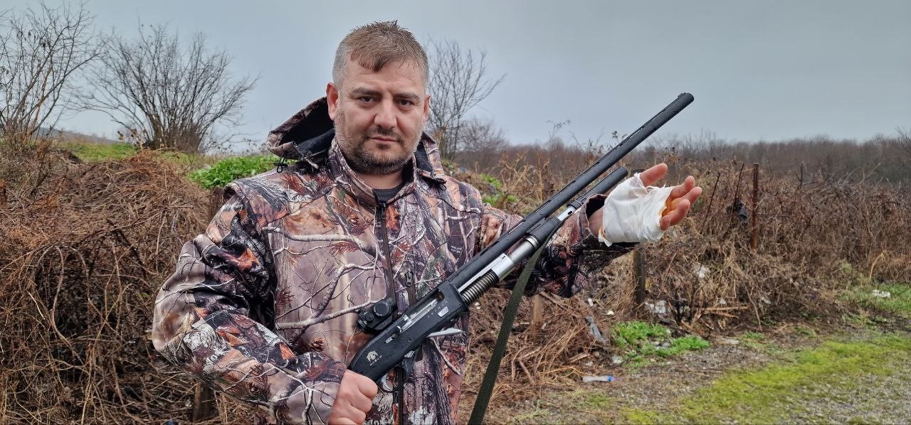 ava giderken av oldu tetige basti tufegi elinde parcalandi 1 hjQIi2KN