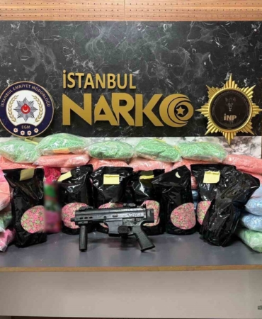 avcilarda-bir-eve-zulalanan-601-bin-380-adet-uyusturucu-hap-ele-gecirildi-DDDLR3QQ.jpg