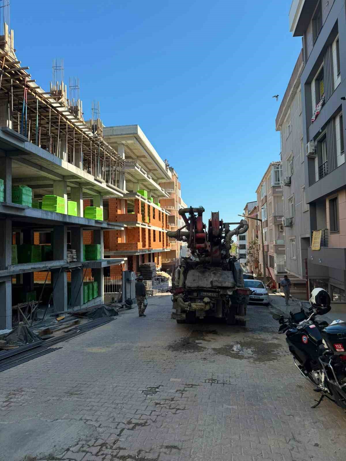 avcilarda izinsiz sokak kapatan insaat firmalarina ceza 2 GH4KMIwI