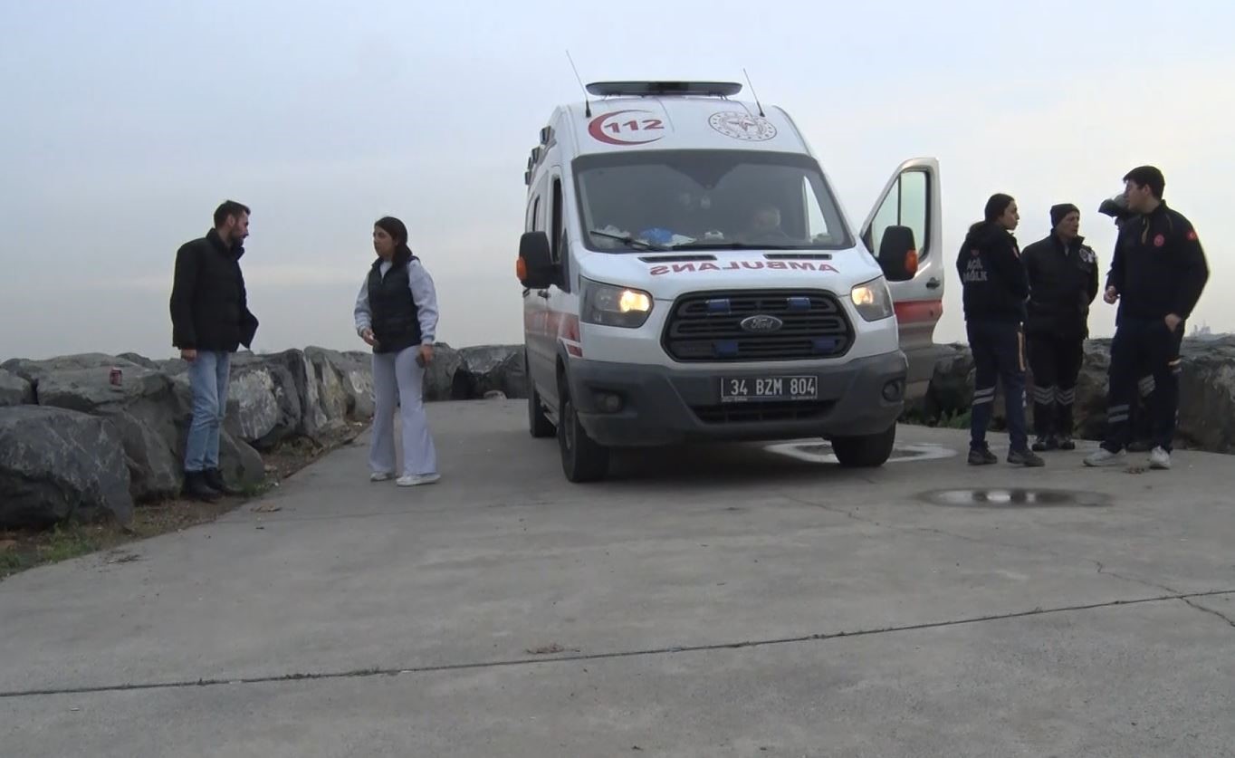 avcilarda karisina intihar mesaji atan sarhos adam ortaligi ayaga kaldirdi 0 p9CFHuL3