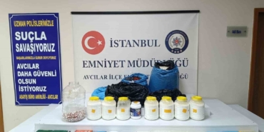 avcilarda-otomobilde-uyusturucu-sevkiyatina-polis-engeli-3-gozalti-YZ4uFZ2T.jpg