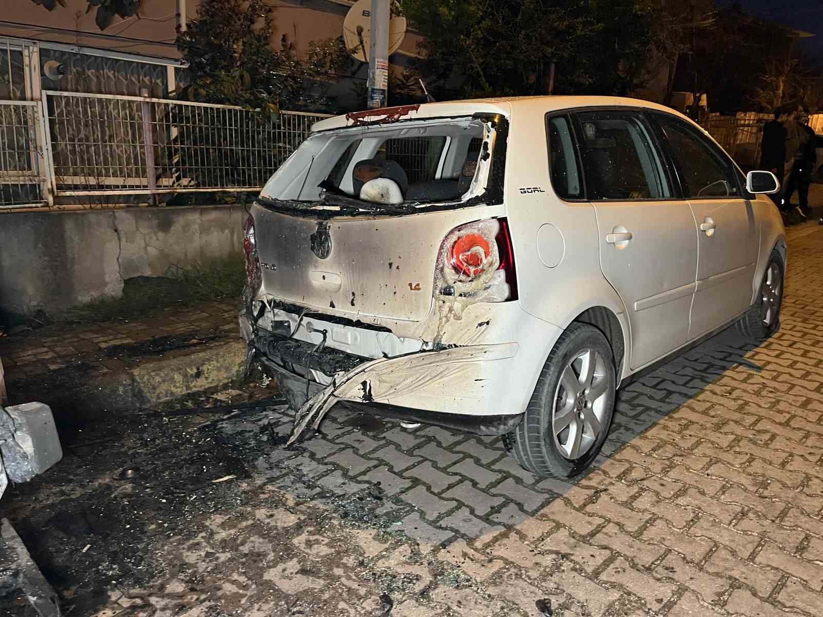avcilarda park halindeki servis araci alev alev yandi 2 kOqP26KT