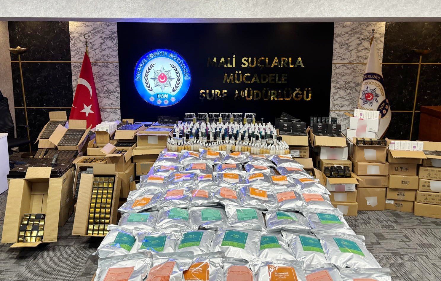 avcilarda sahte ilac ve kozmetik imalathanesine operasyon 2 gozalti 0 E1mzgwuu