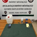 avcilarda-tirabzan-hirsizligi-suphelileri-yakalandi-pecete-olarak-tabir-edilen-uyusturucu-madde-ele-gecirildi-MjLA9DJG.jpg