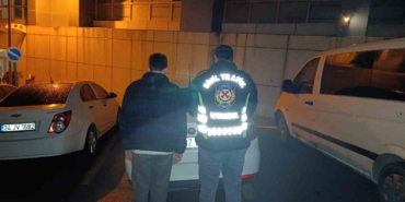 avcilarda-trafikte-takip-ettigi-surucuye-tehditler-savuran-sahis-yakalandi-s2p5jpcf.jpg