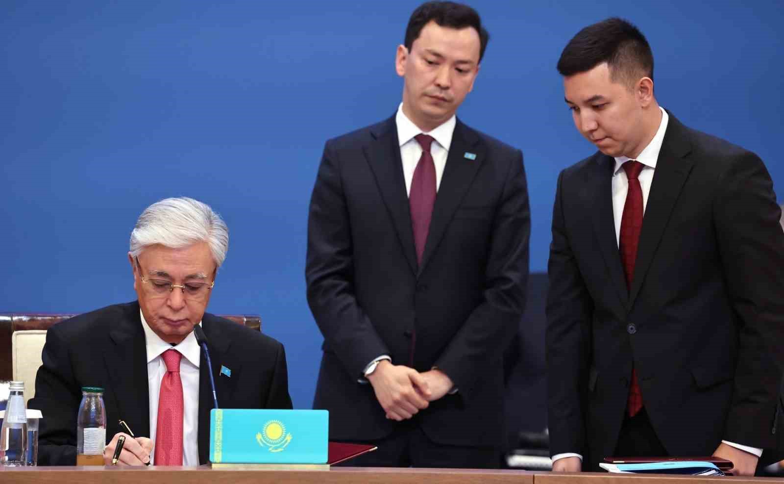 Avrasya Ekonomik Birliği üyesi ülkelerin liderleri Astana’da bir araya geldi 5 avrasya ekonomik birligi uyesi ulkelerin liderleri astanada bir araya geldi 1 IueFgI6L