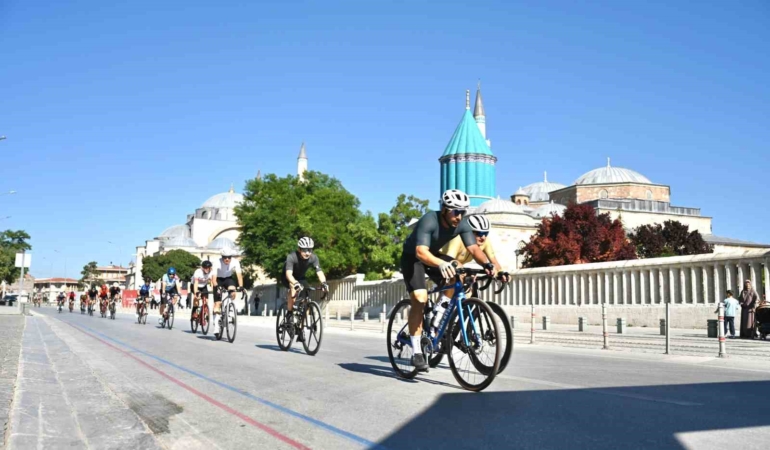 avrupa-bisiklet-baskenti-konyada-granfondo-bisiklet-yol-yarisi-heyecani-yasandi-U8k35Ams.jpg