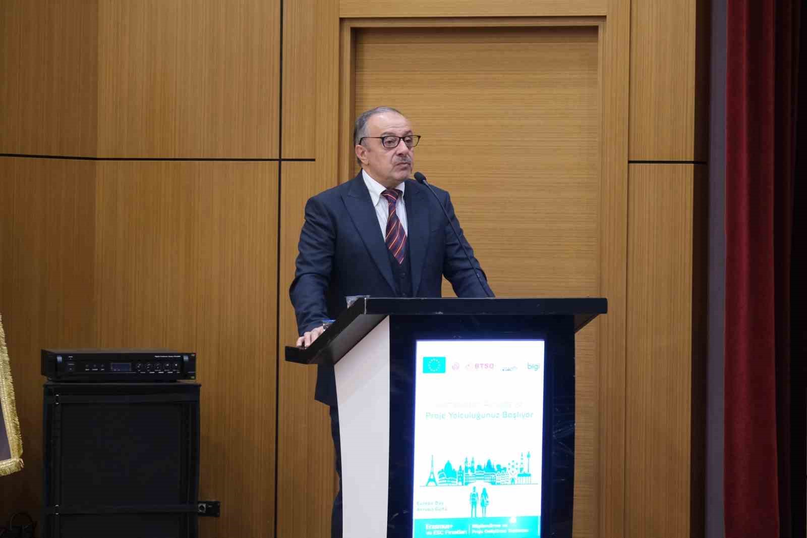 avrupa firsatlari universite ogrencileriyle bulustu 3 bIeikqyX