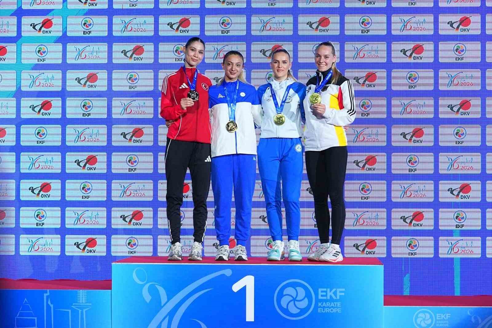 avrupa karate sampiyonasinda zumra rezzan im gumus madalya kazandi 0