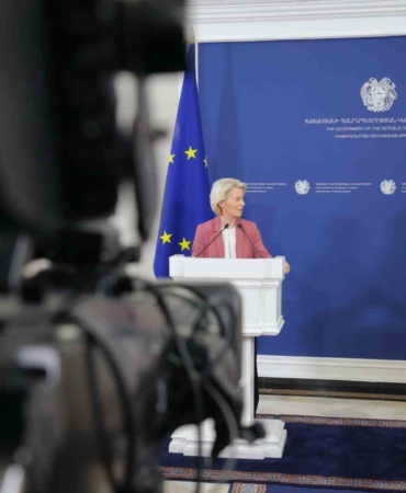 avrupa-komisyonu-baskani-leyen-pasinyan-ile-gorustu-RymexNOs.jpg