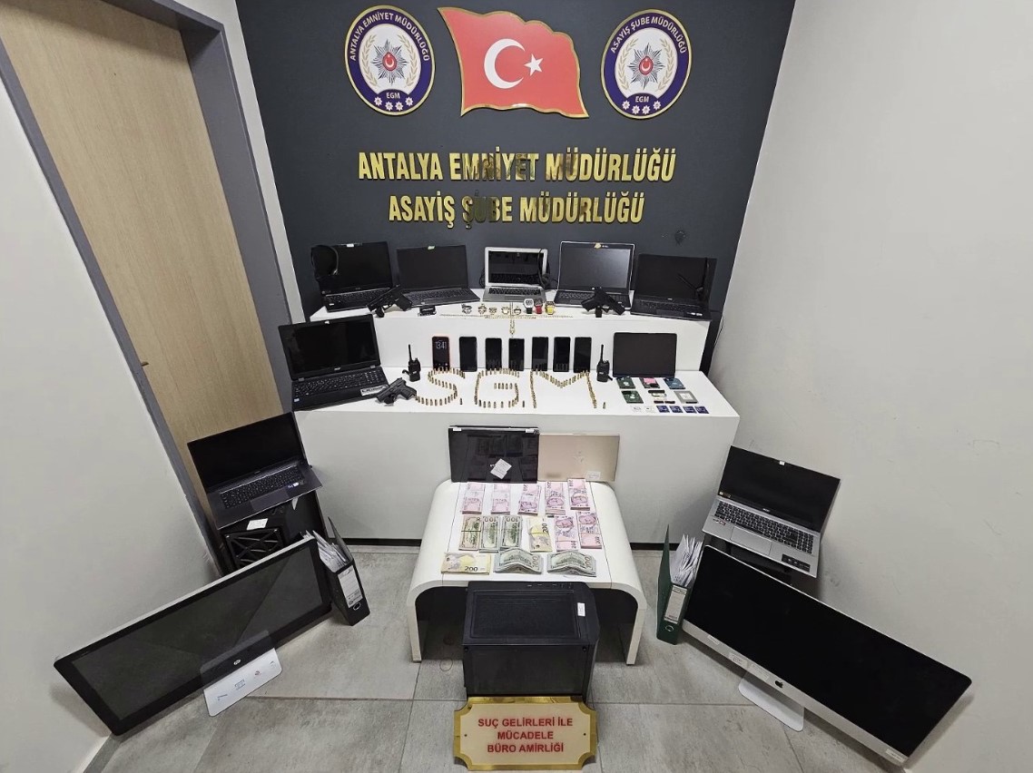 avrupa ulkelerine dijital mektup gondererek dolandiricilik yapan sebeke cokertildi 1 UMacPcsL