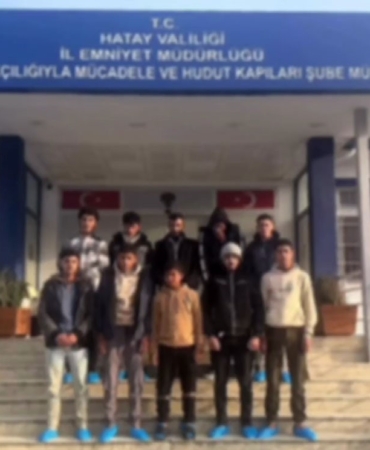 avrupa-umuduyla-ciktiklari-yolda-battaniye-altinda-hatayda-yakalandilar-FPtDagHH.jpg