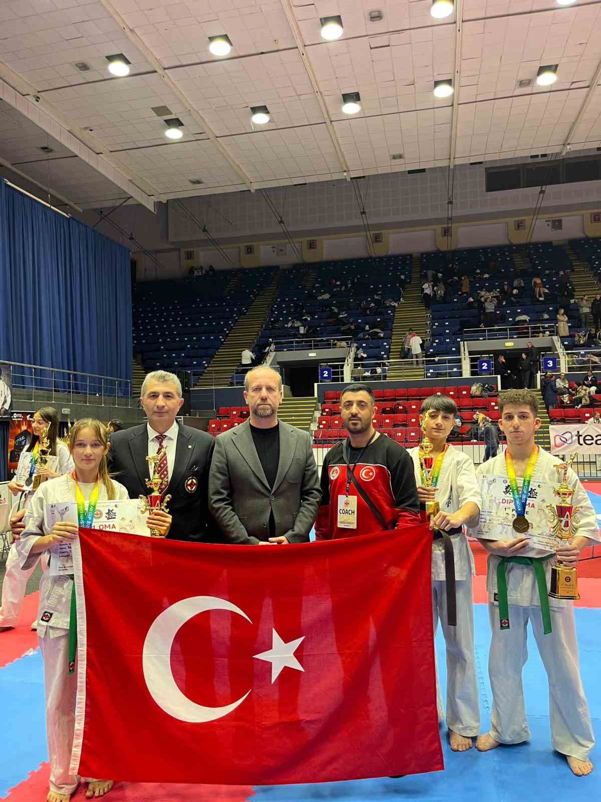 avrupada yildirim ruzgari 3 CXyIbv7K