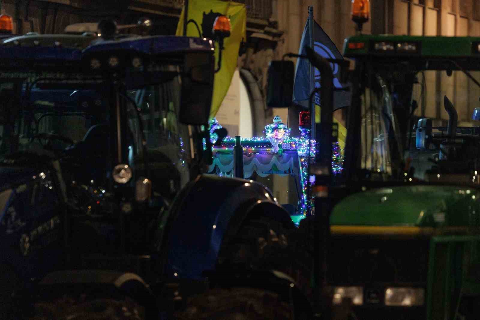avrupali ciftcilerden ab zirvesinin yapildigi brukselde traktorlu protesto 9 Gjgdj1sb