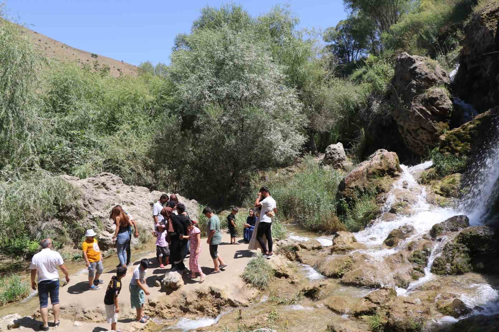 Avrupa’nın sıcağından kaçan gurbetçiler Girlevik’e akın etti 5 avrupanin sicagindan kacan gurbetciler girlevike akin etti 1 Sgzb8s4d
