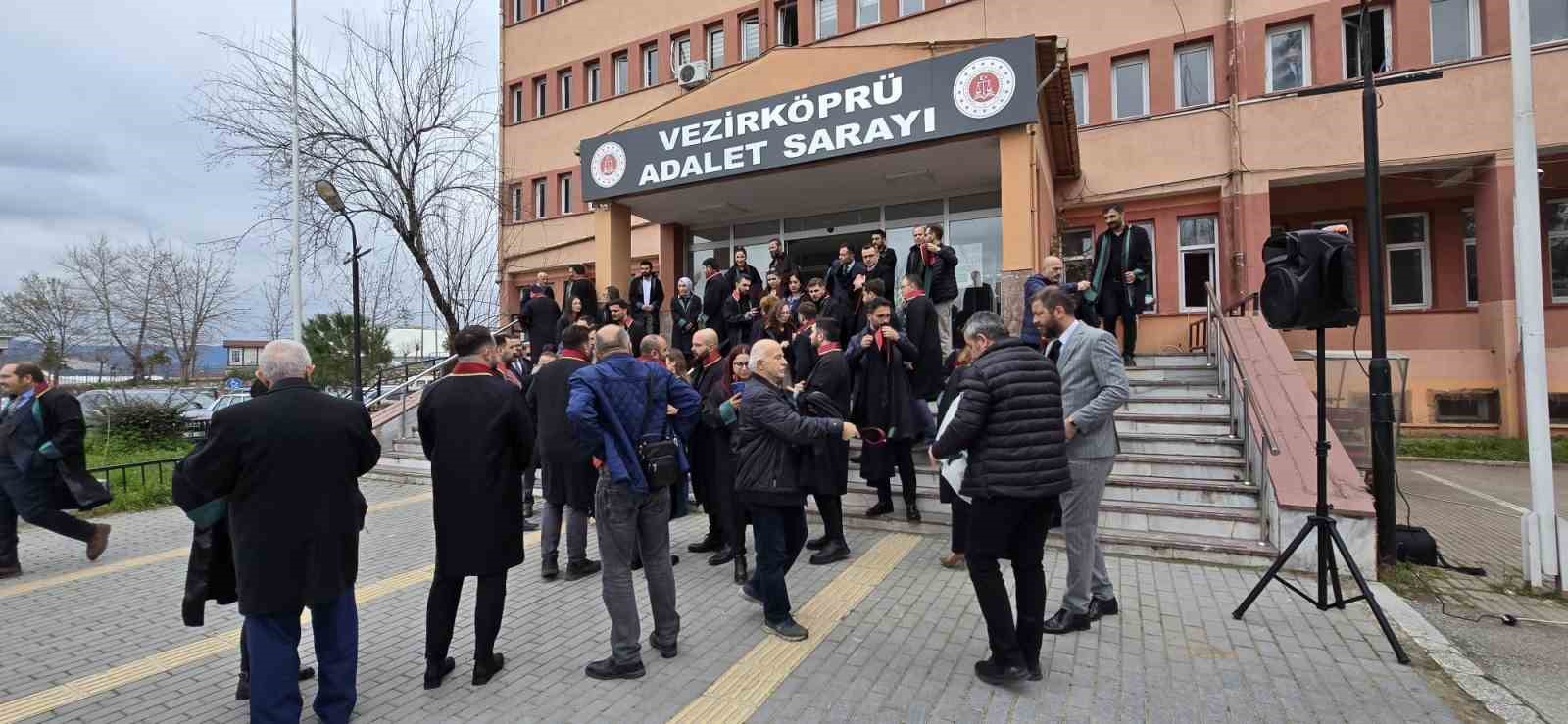 avukata saldiriya tepki 1 rv3pZtY5