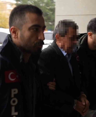 avukatlik-burosunda-kadini-olduren-gelinini-de-agir-yaralayan-zanli-adliyede-5IkqYaRG.jpg