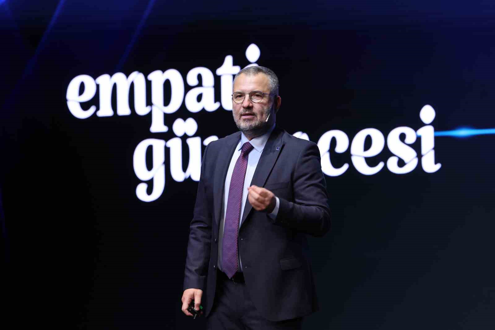 axa turkiyeden empati guvencesi yaklasimi 0 aDTuM431
